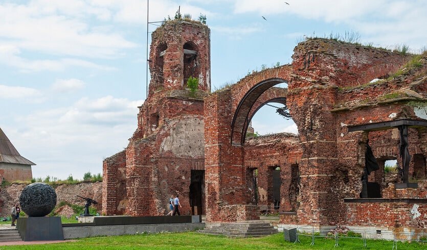 Иоанновский собор на территории Шлиссельбургской крепости – водные экскурсии по рекам и каналам от 3600 рублей Иоанновский собор на территории Шлиссельбургской крепости – водные экскурсии по рекам и каналам от 3600 рублей