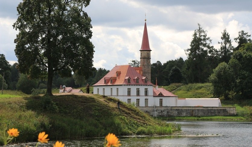 Гатчина — автобусная экскурсия для школьников от 26500 рублей