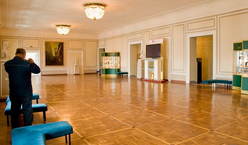 За кулисы Мариинского театра (для школьных групп) — экскурсии и программы для детей от 530 рублей