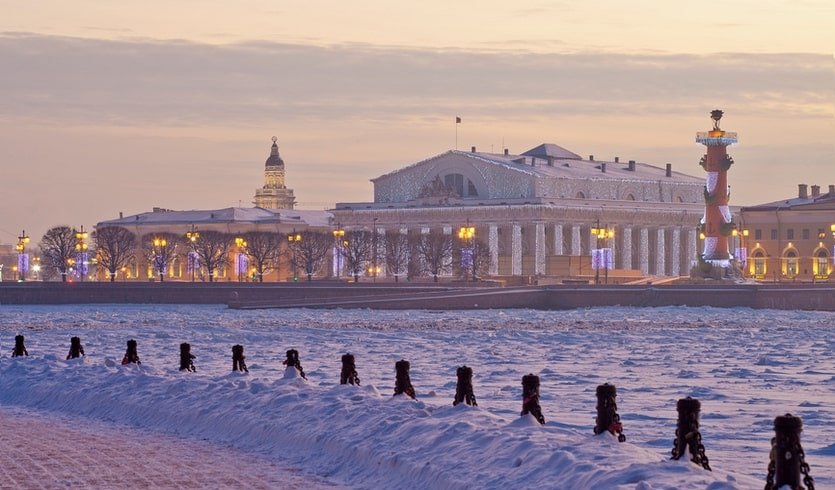Вид на Стрелку Васильевского острова – сборные туры в Санкт-Петербург от 5400 рублей