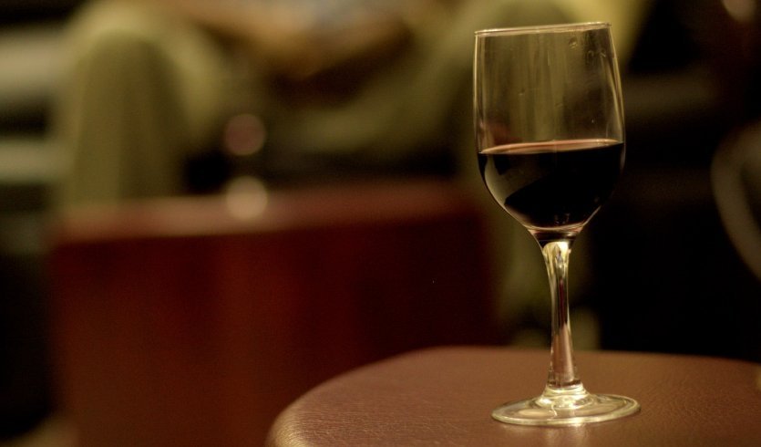 Бокал вина – экскурсии в музеи и общественные учреждения от 2750 рублей  