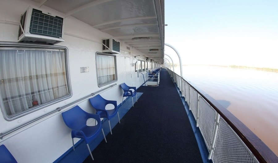 Средняя палуба