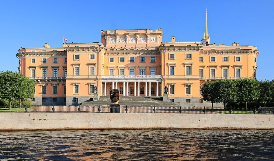 Михайловский замок – автобусные экскурсии от 1800 рублей