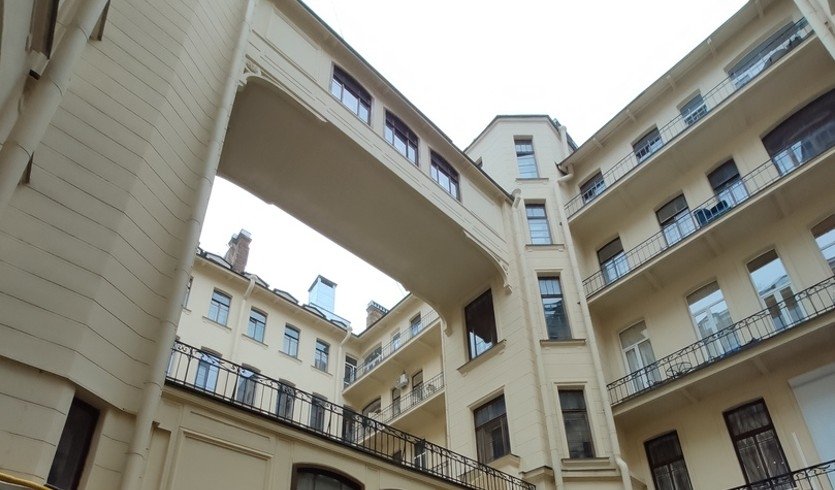 Двор дома Бака – пешеходные экскурсии от 750 рублей