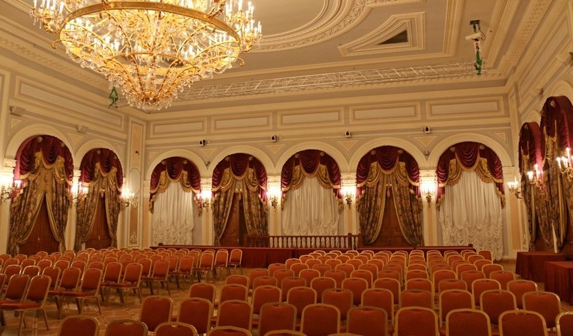 Дворцовый Петербург: обзорная экскурсия с посещением закрытого особняка — автобусная экскурсия от 1900 руб.