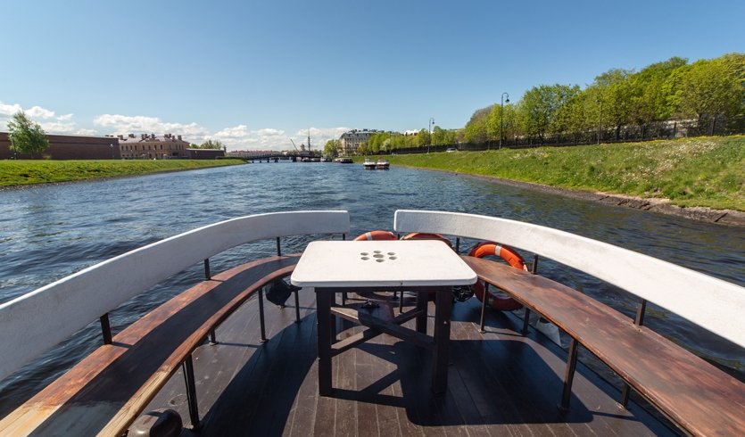 Аренда катера «Баркас» от 7500 руб.