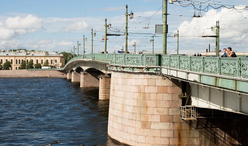 Мистический Петербург с посещением аптеки загадочного алхимика – автобусные экскурсии для организованных групп от 850 рублей