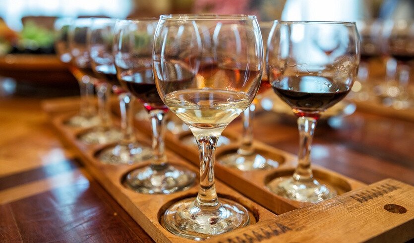 «Что наша жизнь? Игра!» (Экскурсия с игрой-дегустацией вина) – автобусная экскурсия