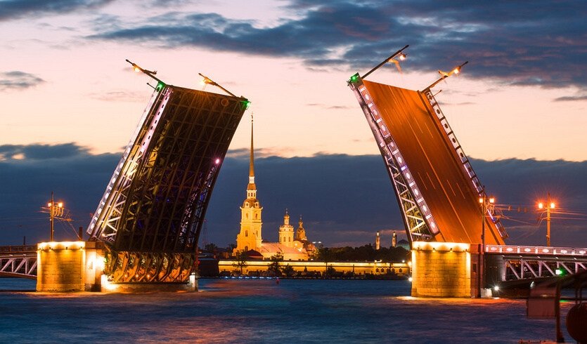 Коктейль-круиз под разводными мостами – водные экскурсии по рекам и каналам
