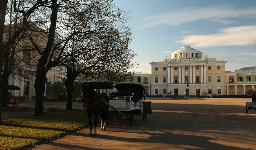 Хозяйка Павловского дворца – Автобусная экскурсия в Павловск (с посещением Жилых комнат императрицы Марии Федоровны) — автобусные экскурсииот 1100 руб.