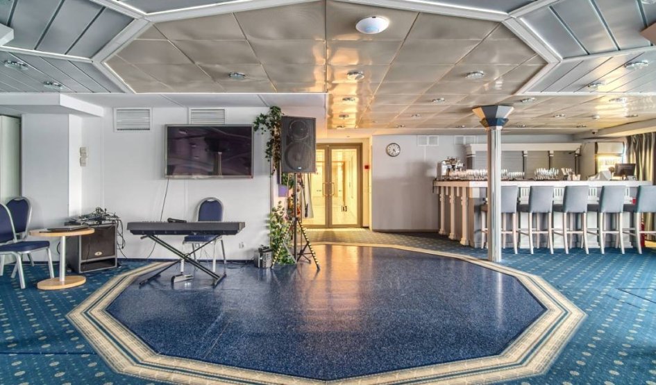 Конференц-зал / бар «Маэстро»