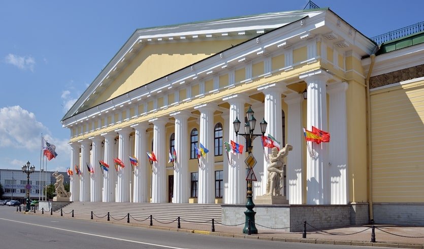 Вузы Петербурга — профориентационный тур для старшеклассников — фото № 3 — Фотобанк Лори / Александр Алексеев Вузы Петербурга — профориентационный тур для старшеклассников — Туры в Санкт-Петербург для школьников от 7000 руб.