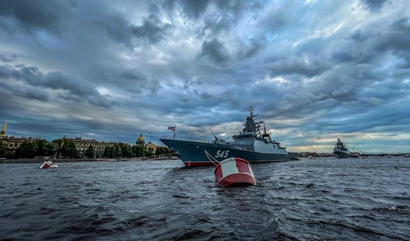 Парад военных кораблей — прогулка на катере — фото № 5 — Прогулки Парад военных кораблей — прогулка на катере — Индивидуальные (VIP) экскурсии и туры в Санкт-Петербурге