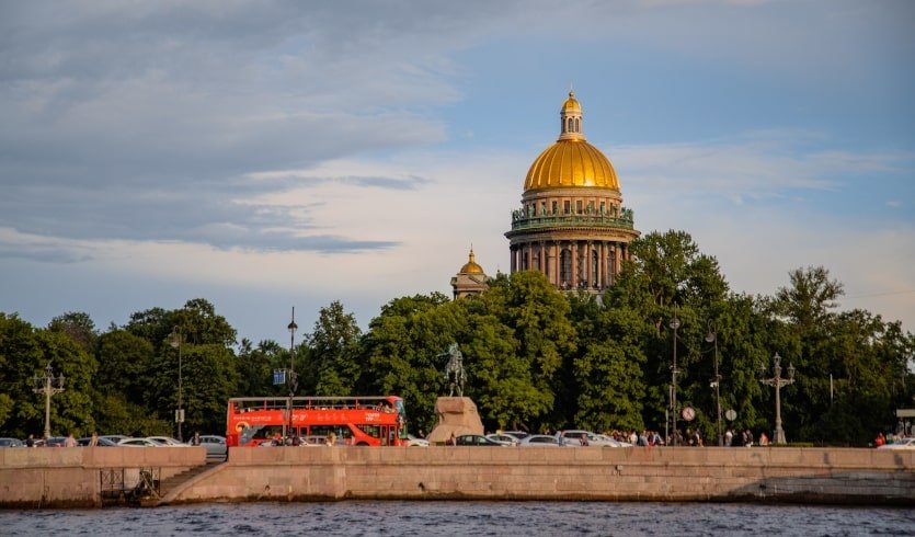 Санкт-Петербург с воды и с воздуха — Индивидуальные (VIP) экскурсии и туры в Санкт-Петербурге от 43200 руб.
