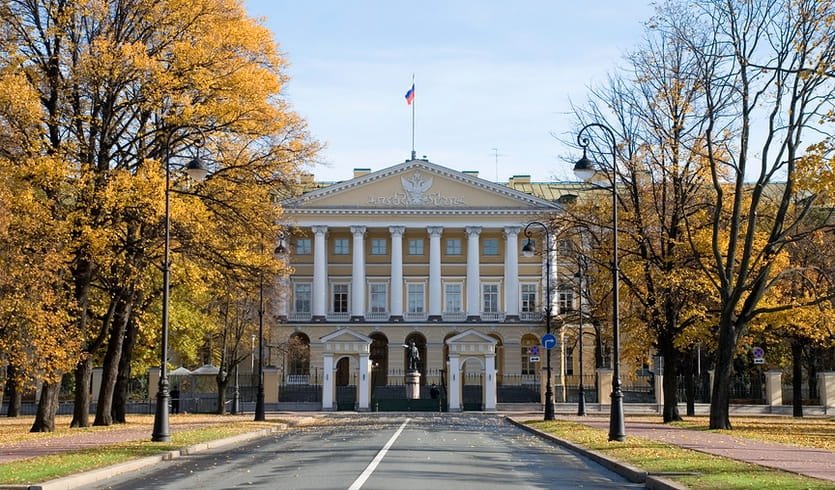 Эра Милосердия. Вокруг Смольного (для заказных групп) – пешеходные экскурсии для заказных групп от 290 рублей