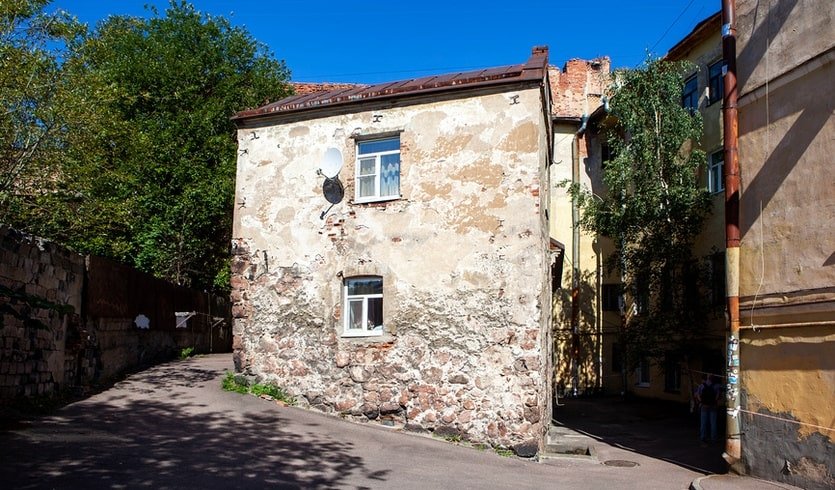 Самый старый каменный жилой дом в России – vip-программы от 11700 рублей