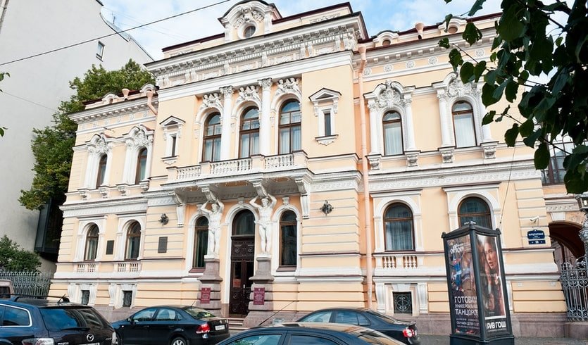 Особняки Фурштатской улицы – пешеходные экскурсии для заказных групп от 290 рублей