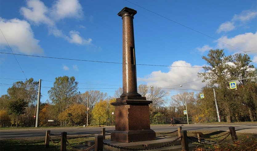 Молвинская колонна – пешеходные экскурсии от 780 рублей