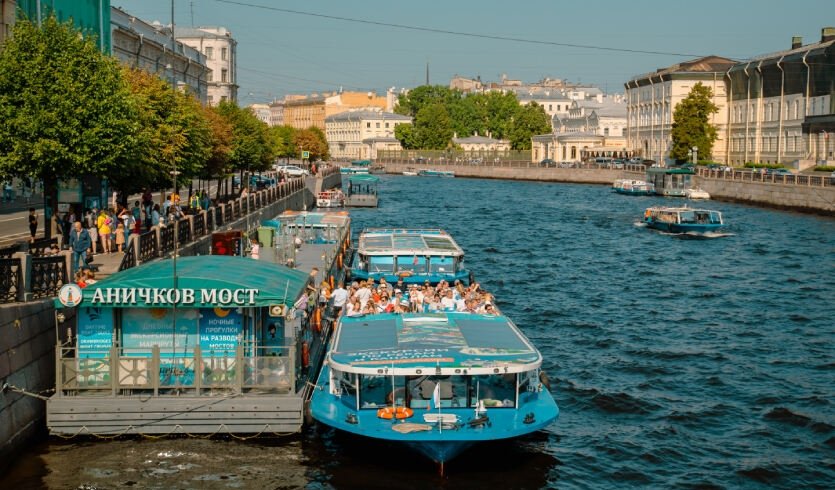 Река Фонтанка – водные экскурсии по рекам и каналам от 1100 рублей