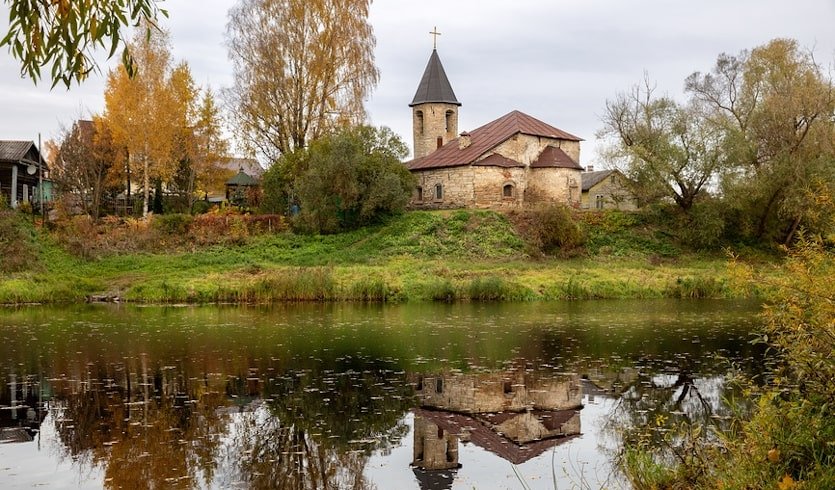 Наследие Александра Невского: город-крепость Порхов и окрестности — фото № 6 — Фотобанк Лори / Юлия Бабкина Наследие Александра Невского: город-крепость Порхов и окрестности — автобусные экскурсии от 1950 руб.