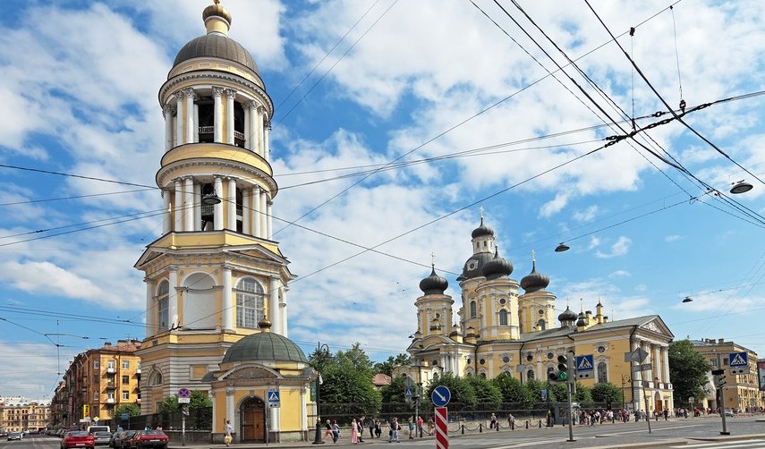 Владимирский собор и метро Владимирская