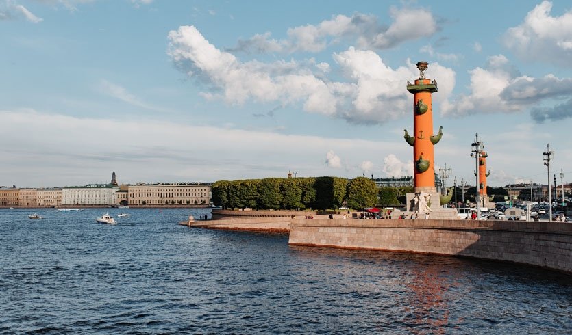 Ростральные колонны – сборные экскурсии для школьников в Санкт-Петербурге от 650 руб.