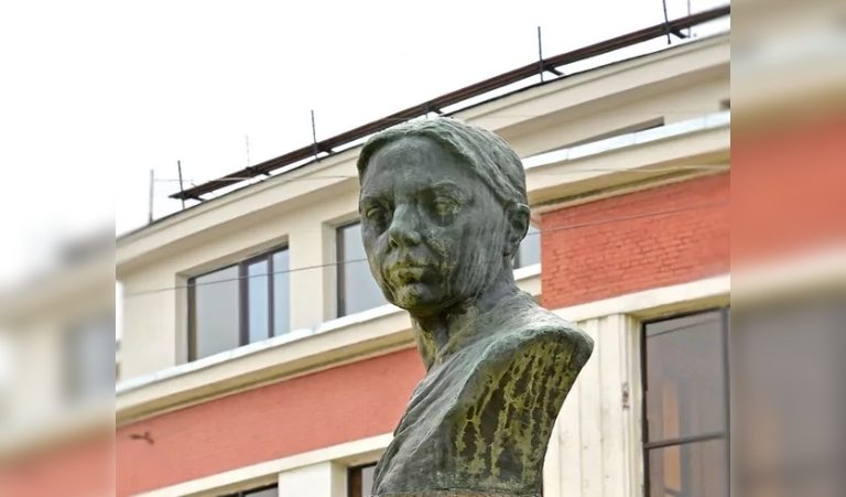 Красные музы революции — автобусная экскурсия