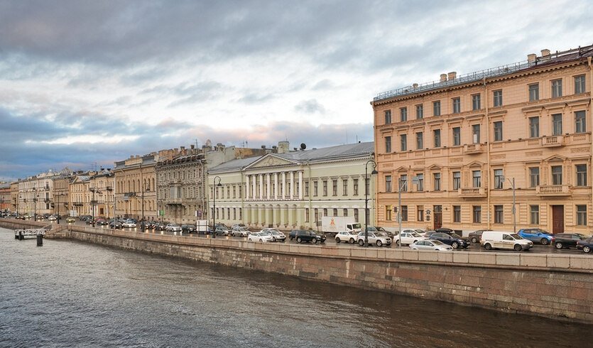 Английская набережная и Дом фаворитки — Дворцы и особняки
