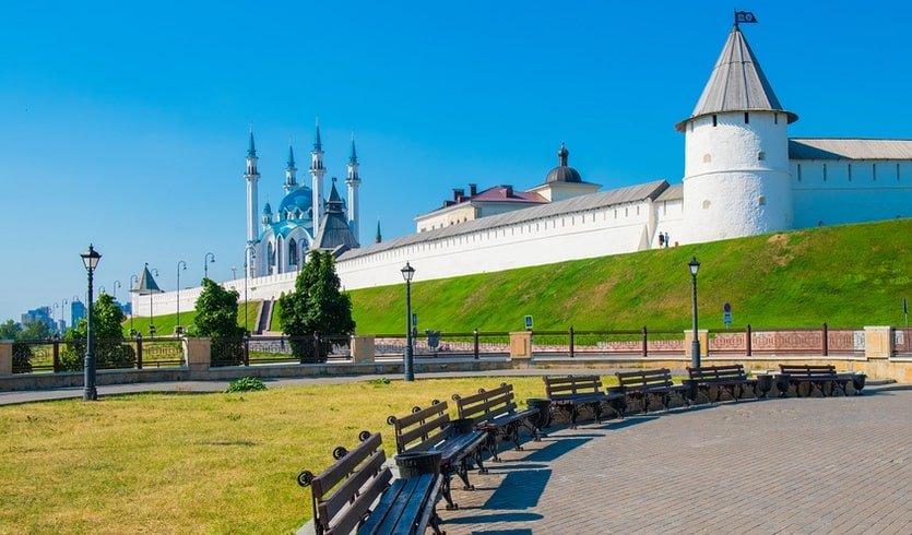 Вид на Казанский кремль и мечеть «Кул-Шариф» – туры в Казань