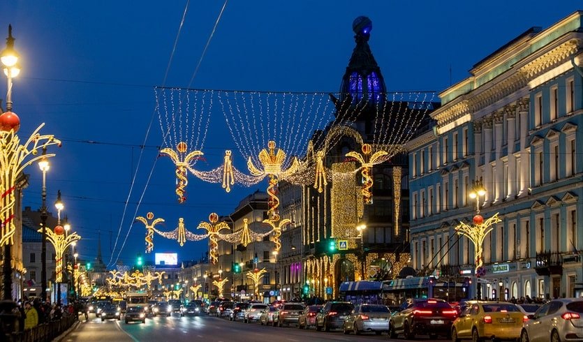 Невский проспект с новогодней подсветкой – сборные туры в Санкт-Петербург от 33300 рублей