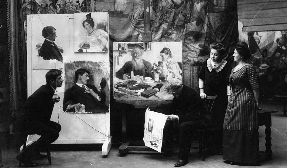 Чуковский (сидит слева) в студии Ильи Репина – пешеходные экскурсии от 1100 рублей Чуковский (сидит слева) в студии Ильи Репина – пешеходные экскурсии от 1100 рублей