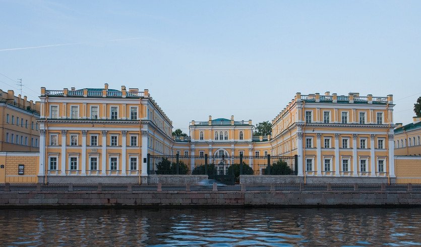 Дворы Петербурга (автобусная экскурсия) — фото № 4 — Фотобанк Лори / Игорь Литвяк Дворы Петербурга (автобусная экскурсия) — автобусная экскурсия