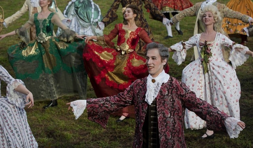 Реконструкция императорского бала – интерьерные экскурсии от 1300 рублей Реконструкция императорского бала – интерьерные экскурсии от 1300 рублей