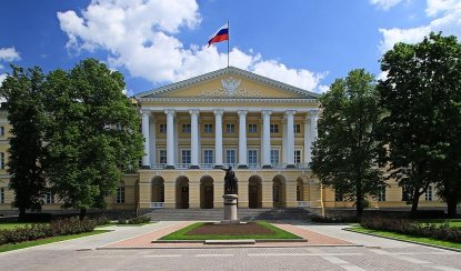 Обзорная экскурсия по Смольному с посещением бункера Жданова – интерьерные экскурсии от 2000 рублей