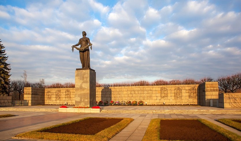 Блокадное детство (с посещением Пискаревского мемориала) — автобусная экскурсия