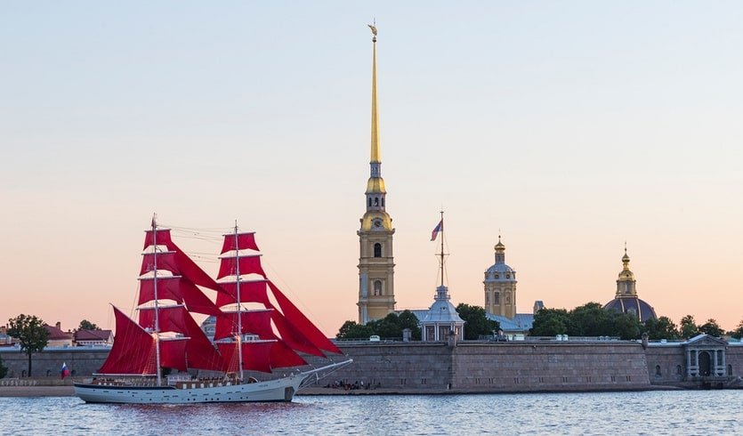 Шоу «Алые Паруса» с крыш Петербурга – фото №2 – Фотобанк Лори / Литвяк Игорь Шоу «Алые Паруса» с крыш Петербурга – по крышам Петербурга от 1500 рублей