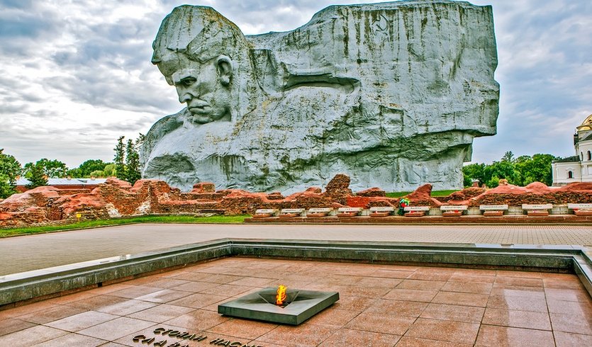 Беларусь, 3 дня: Минск, Хатынь, Мир, Брест – фото №4 – Фотобанк Лори / Сергей Афанасьев Беларусь, 3 дня: Минск, Хатынь, Мир, Брест – туры для школьников от 8850 рублей