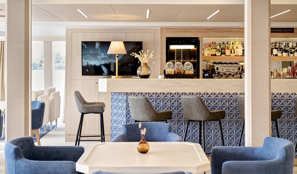 Винная лаунж-библиотека