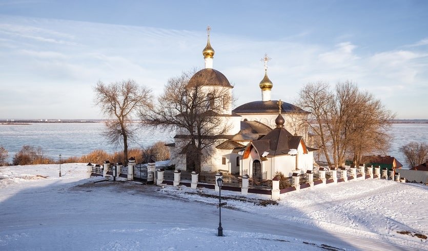 Церковь Константина и Елены на берегу реки Свияга – туры в Казань
