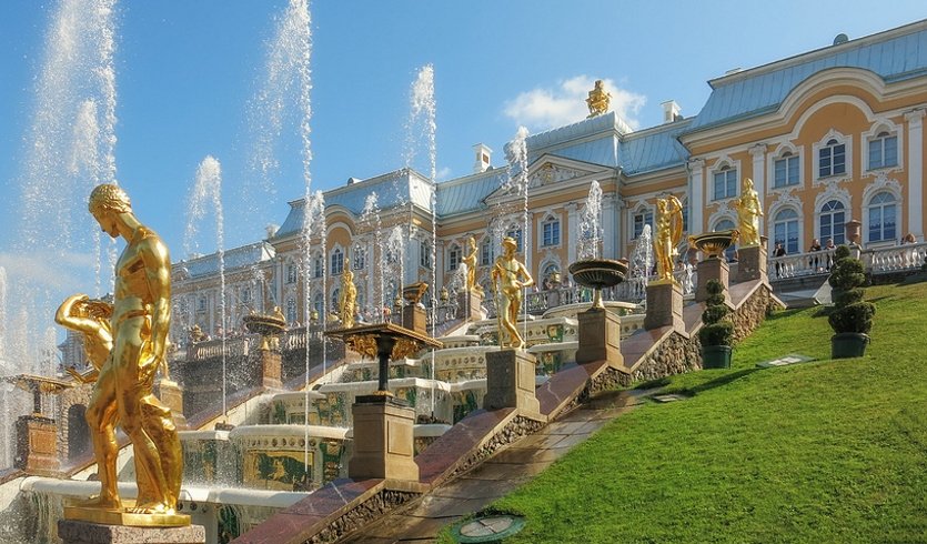 Большой дворец в Петергофе
