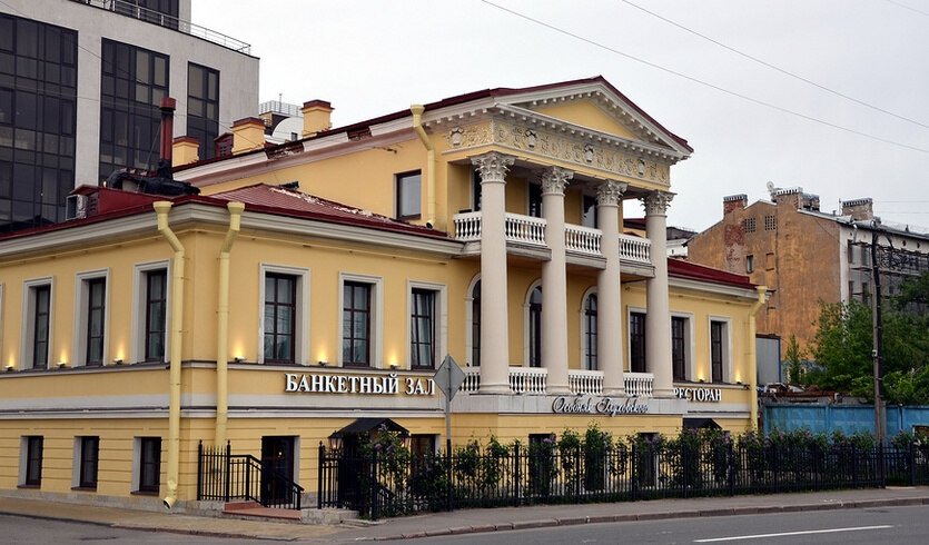 Противу Крестова в доме Глуховского — фото №1 — Фотобанк Лори / Светлана Колобова Противу Крестова в доме Глуховского — Дворцы и особняки