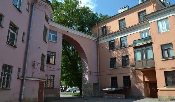 Двор – пешеходные экскурсии от 630 рублей