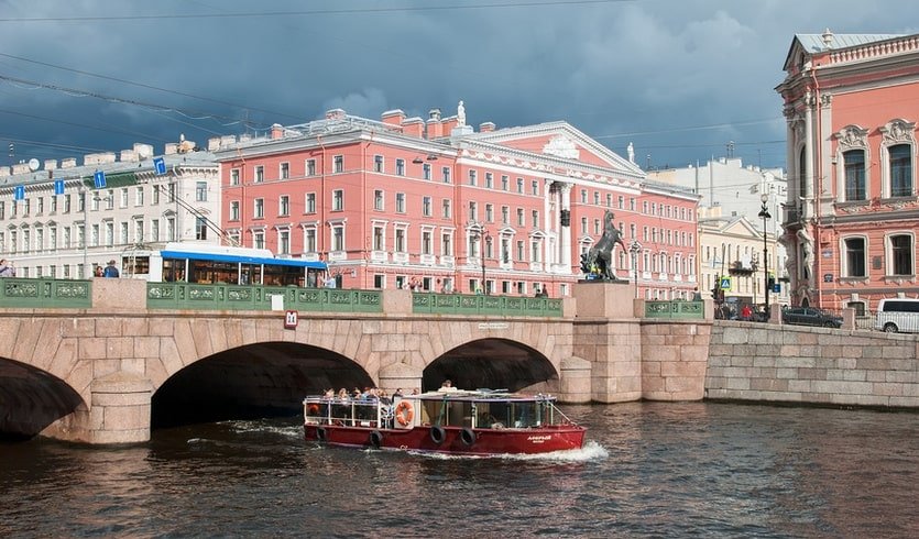 Аничков мост – водные обзорные от 950 рублей