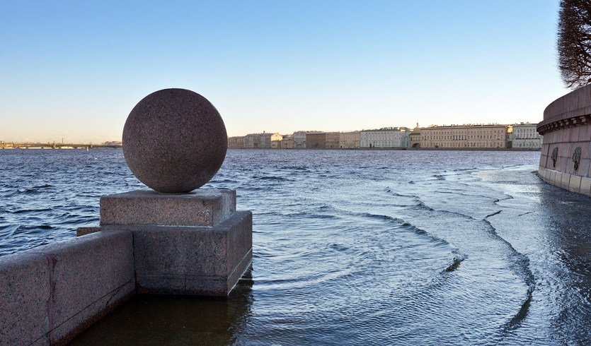 Город без наводнений — фото № 1 — Фотобанк Лори / Александр Алексеев Город без наводнений — автобусная экскурсия