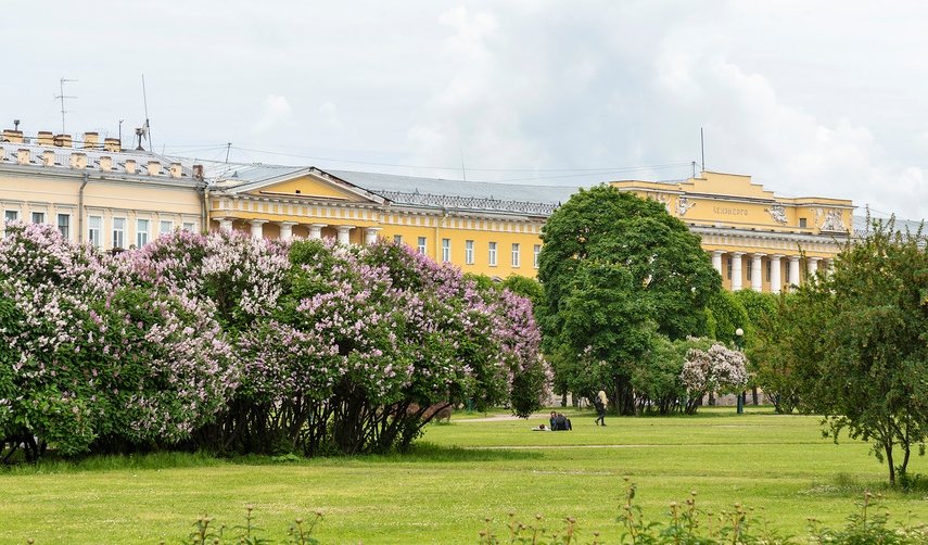 Сады и скверы Петербурга – фото №1 – Фотобанк Лори/ Александр Щепин  Сады и скверы Петербурга – Пещеходные экскурсии