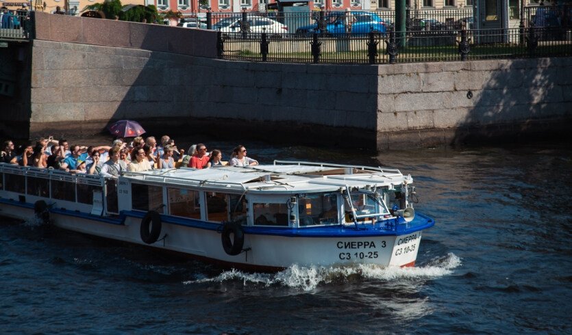 Туристы на теплоходе – водные экскурсии по рекам и каналам от 900 рублей Туристы на теплоходе – водные экскурсии по рекам и каналам от 900 рублей