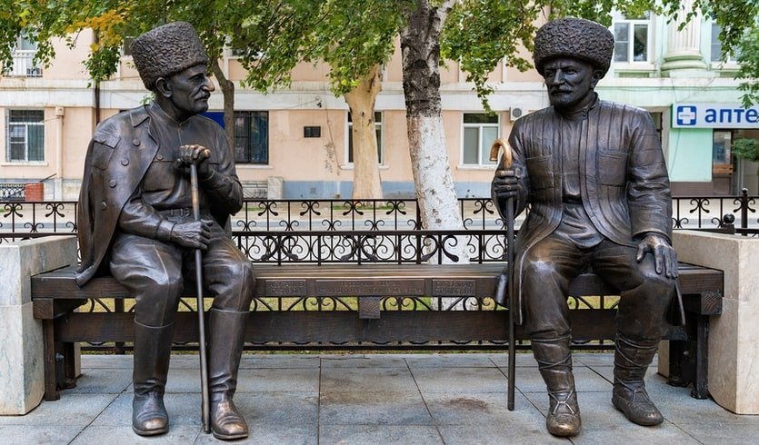 Памятник народным поэтам Дагестана Сулейману Стальскому и Абуталибу Гафурову в Махачкале – дагестан от 24300 рублей Памятник народным поэтам Дагестана Сулейману Стальскому и Абуталибу Гафурову в Махачкале – дагестан от 24300 рублей