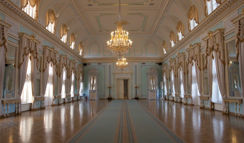 Дворец и вино: ароматное путешествие в Стрельну (Константиновский дворец + дегустация вин) – необычные экскурсии от 33000 рублей