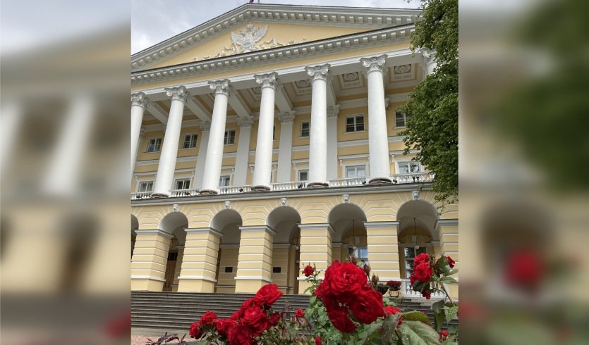 Обзорная экскурсия по Смольному с посещением бункера Жданова – интерьерные экскурсии для организованных групп