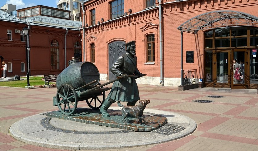 Памятник Петербургскому водовозу – экскурсии и программы для детей от 2700 рублей
